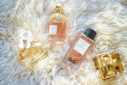 17 Ways To Get Free Perfume Samples By Mail Right Now [2024]