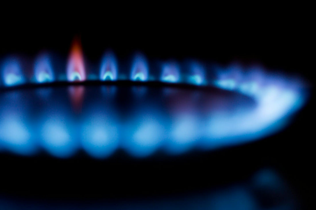 15 Smart Ways to Reduce Heating Costs in 2025: Save Up to 50% This Winter
