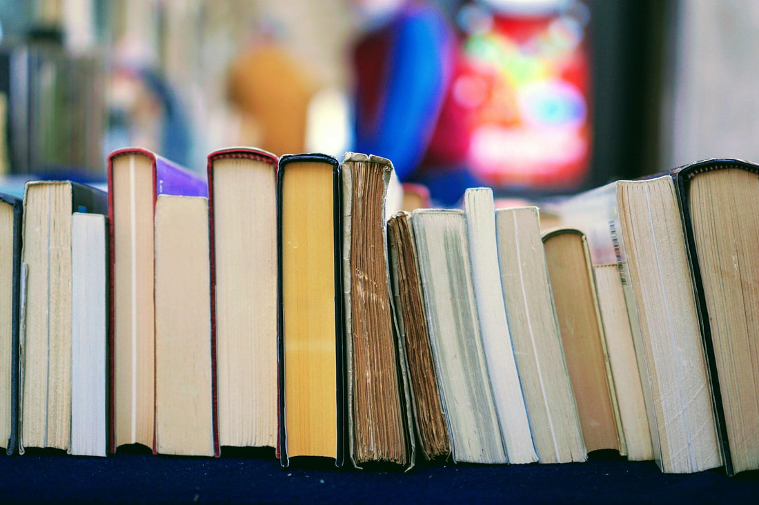 Sell Books for Cash: 13 Best Places to Sell [2025 Update]