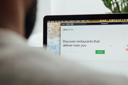 Uber Eats Driver Pay: Complete Guide to Earnings & Tips (2025)